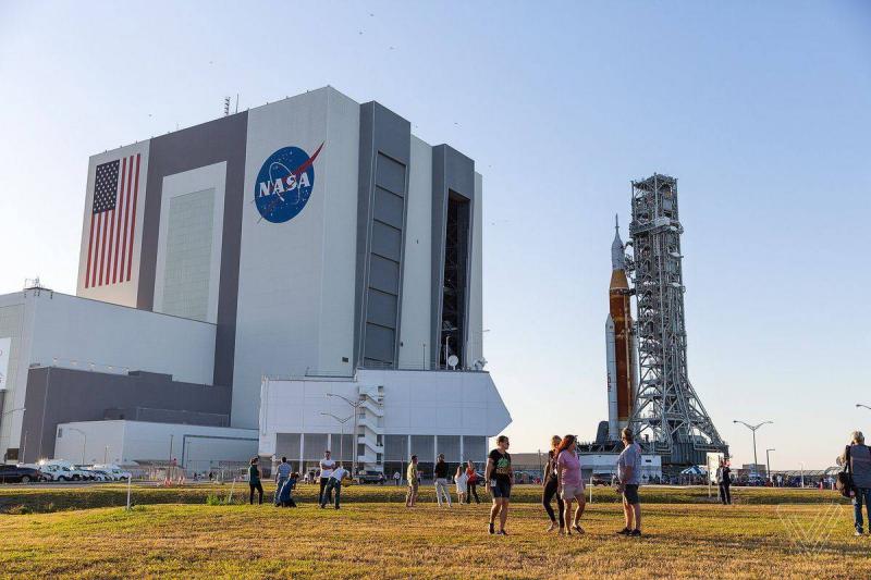 NASA Tests Heavy Space Launch System Rocket for Moon Missions