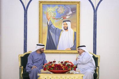 King of Bahrain Receives President of the UAE at His Residence in Abu Dhabi