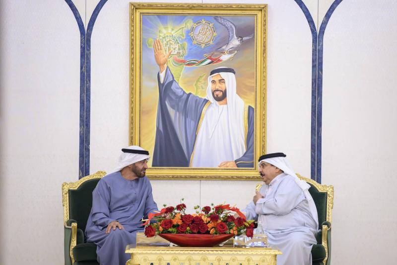 King of Bahrain Receives President of the UAE at His Residence in Abu Dhabi