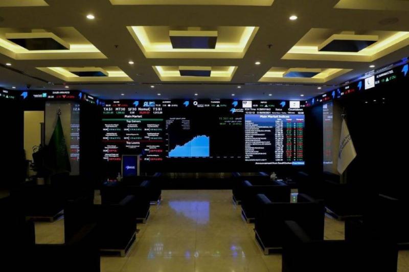 Divergence in Gulf Stock Markets Ahead of U.S. Inflation Data