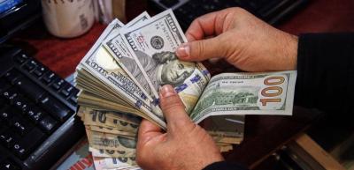 Dollar Declines Ahead of Jobs Data