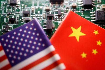 "The Electronic 'Chip War' Ignites Between Washington and Beijing"