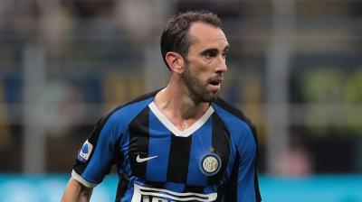 Uruguay Defender Godín Retires from Football