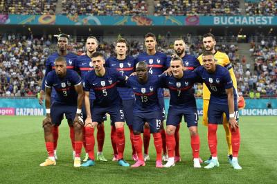Hernandez Returns to France Squad; Kante and Pogba Excluded