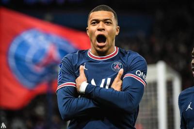Mbappé's Surprising Reaction When Asked About the Best: Ronaldo or Messi (Video)