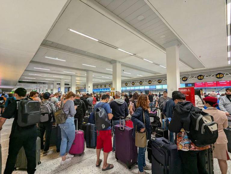 Airlines Resume Operations After Unprecedented Outage