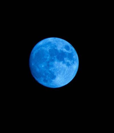 The "Blue Moon" Phenomenon Amazes Thousands Worldwide
