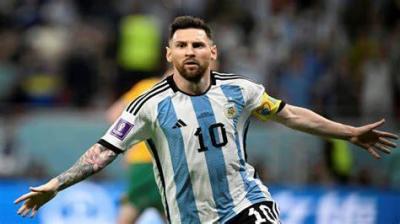 مدرب الأرجنتين يرد على سؤال حول موعد اعتزال ميسي.. ماذا قال؟