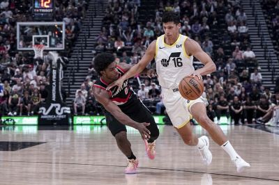 Jazz Defeats Blazers in NBA