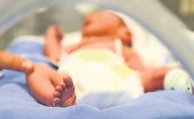 Title: Abandoned by Father Since Birth: "Having Daughters is a Shame"