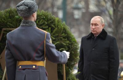 Between Ukraine and Gaza: Russia's Cold Politics