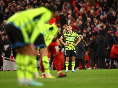 Arsenal Draws with Liverpool and Tops the Premier League