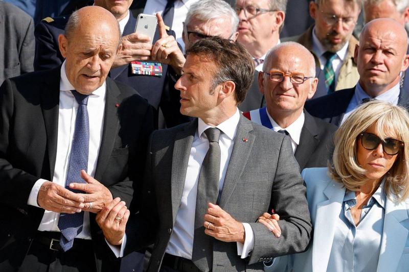 Macron Warns of Endless War... and Le Drian Fails on 3 Sensitive Files