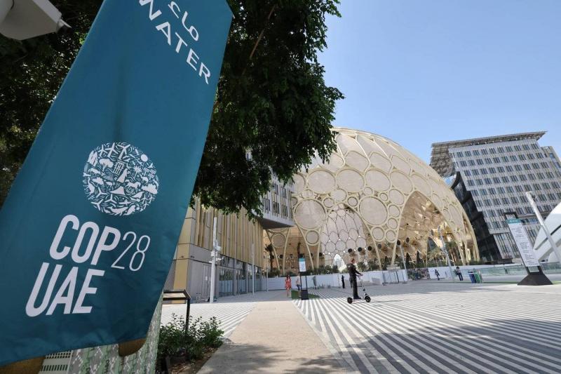 COP28 Summit Heads for Overtime Amid Fossil Fuel Divide