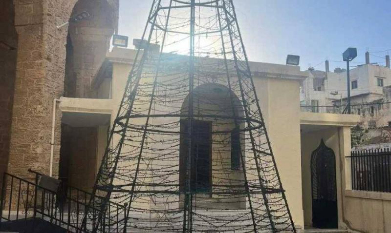 Unknown Individuals Burn Christmas Tree in Tripoli... Political and Religious Condemnation