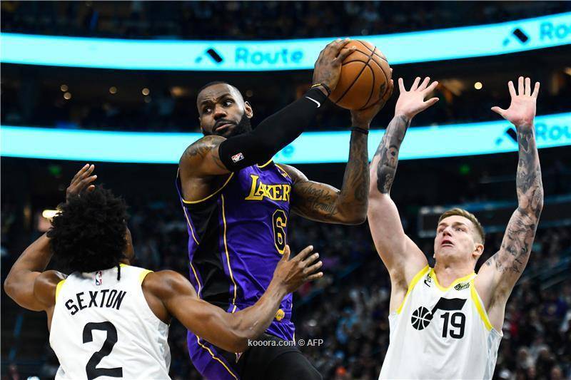 Davis and James Shine in Lakers Victory Over Raptors in the NBA