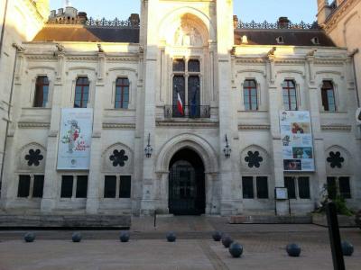 Attempted Arson at Angoulême City Hall in France