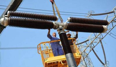 Iraqis "Stuck" Between Street Heat and Lack of Electricity at Home