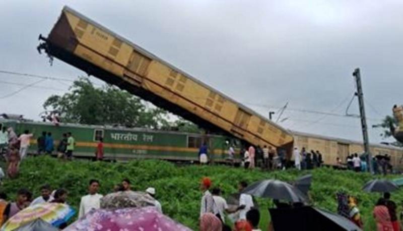 13 Dead in Train Collision in India