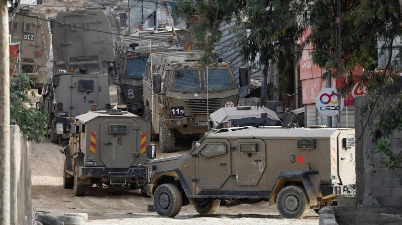 Israel Freezes Work Permits for 80,000 Palestinian Workers
