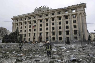 Kharkiv Bleeds: Will Ukraine's Second Largest Region Fall?
