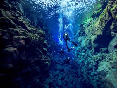 Woman Swims in Iceland Between Two Continents (Video)