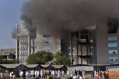 Title: India: Fatalities and Injuries from Pharmaceutical Factory Explosion (Video)