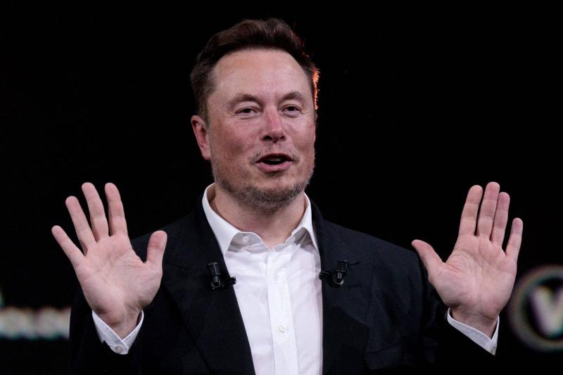 Elon Musk Mocks Microsoft Outage