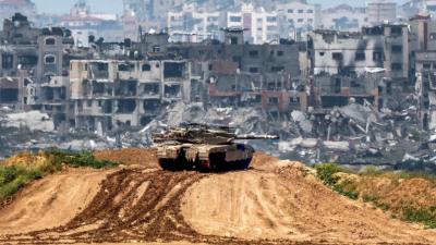 Israeli Tanks Invade Vast Areas in Northern and Southern Gaza