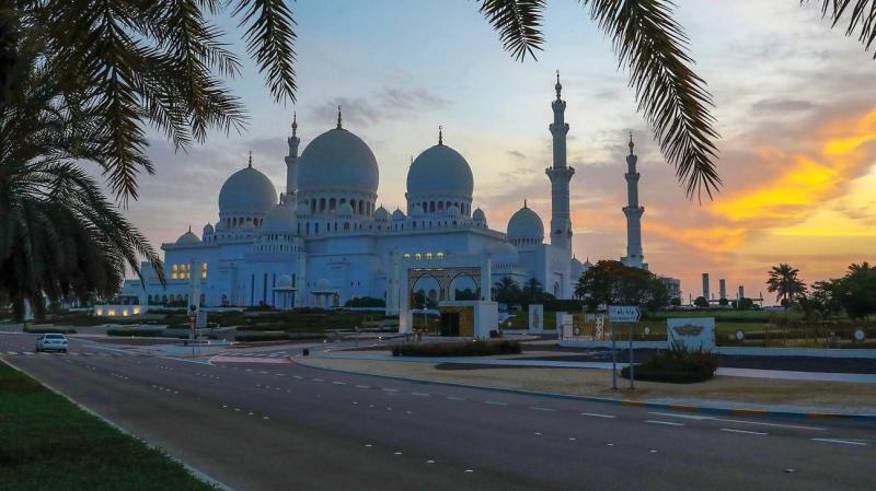 Title: Sheikh Zayed Grand Mosque: The Top Cultural Attraction in the Middle East