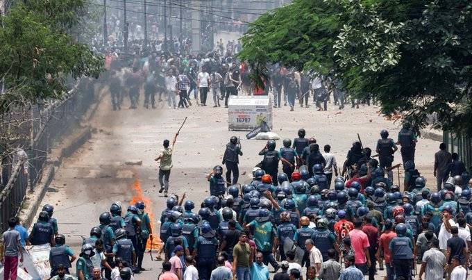 Bangladesh: 133 Dead and Live Ammunition Fired at Protesters (Video)
