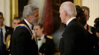 Clooney Urges Biden to Withdraw from Presidential Race... Is Art Transforming into Reality?