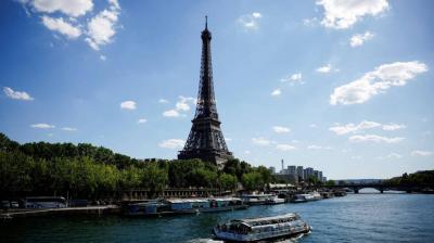 After "The Scary Netflix Film," Paris Mayor Swims to Alleviate Fears