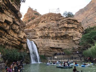 In Erbil: An "Ice" Cave Defies the Scorching July Sun