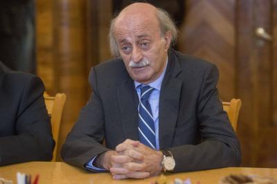 Jumblatt Intervenes in the Crisis of Displaced Persons Reception in the Mountain