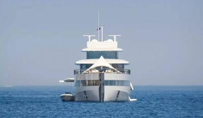 Late Steve Jobs' Yacht Collides with Another (Video)
