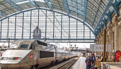 French Government: Attack on Train Network Is a Criminal Act (Video)