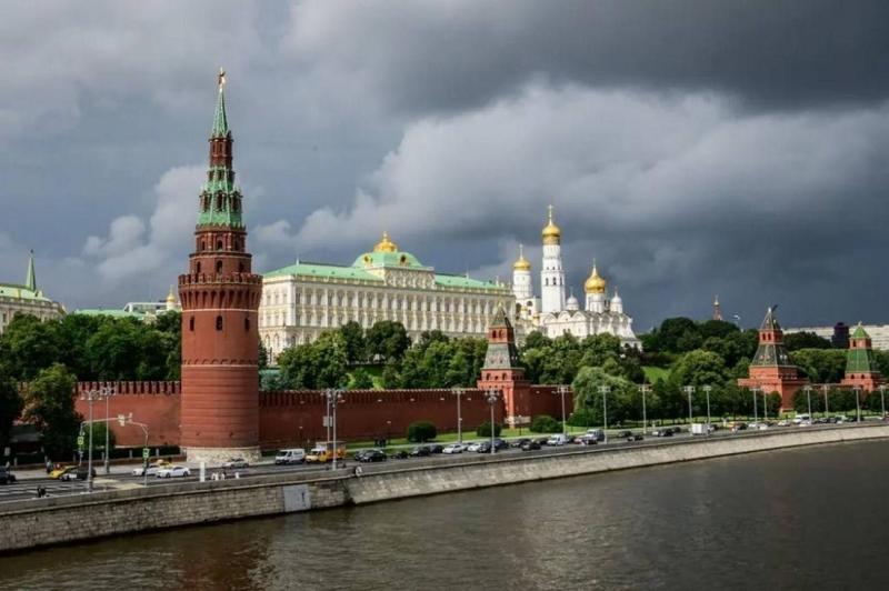 Russia in the Sandstorms of the Sahara and Its Flames