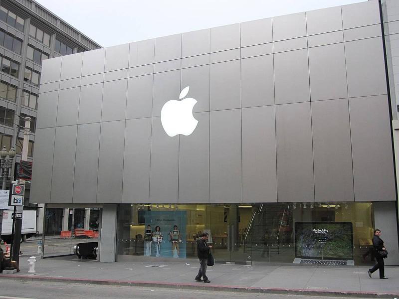 Apple May Charge $20 for Advanced AI Features