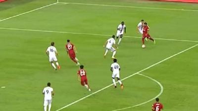 صلاح يسجل هدفا رائعا في شباك كريستال بالاس