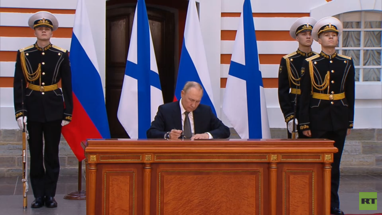 بوتين يقر العقيدة البحرية الروسية وميثاق الأسطول العسكري الروسي