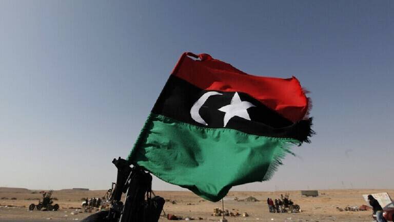 قتلى وإصابات في انفجار سيارة تنقل البنزين في صحراء ليبيا