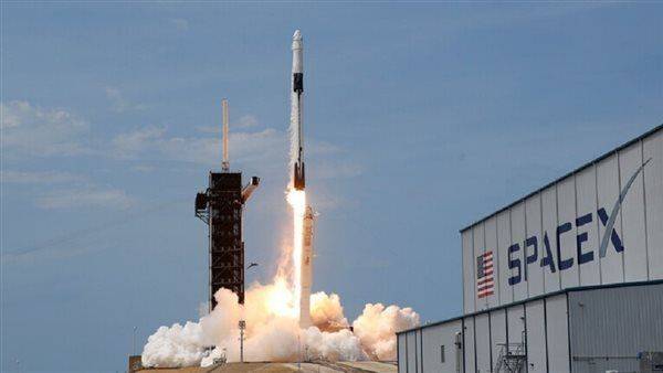 سبيس إكس تطلق مجموعة جديدة من أقمار ستارلينك الصناعية