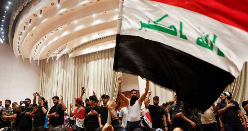 العجز السياسي ينفجر في الشارع العراقي: حل داخلي او اقليمي؟