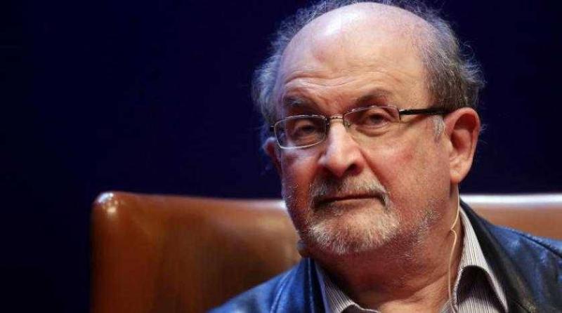 تنديد واسع بالهجوم على سلمان رشدي.. وما موقف طهران؟