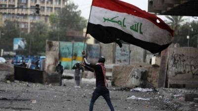 الأمن العراقي استخدم الغاز المسيل للدموع لتفريق محتجين حاولوا اقتحام المنقطة الخضراء
