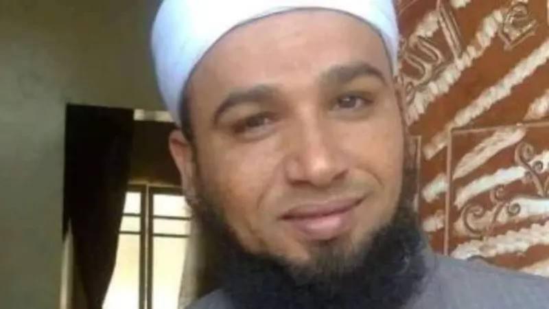 إمام يلفظ أنفاسه لحظة الآذان... وآخر كلماته 