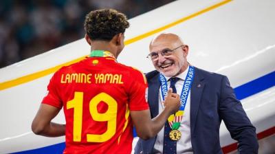 مدرب إسبانيا يحذر لامين جمال من خطأ 