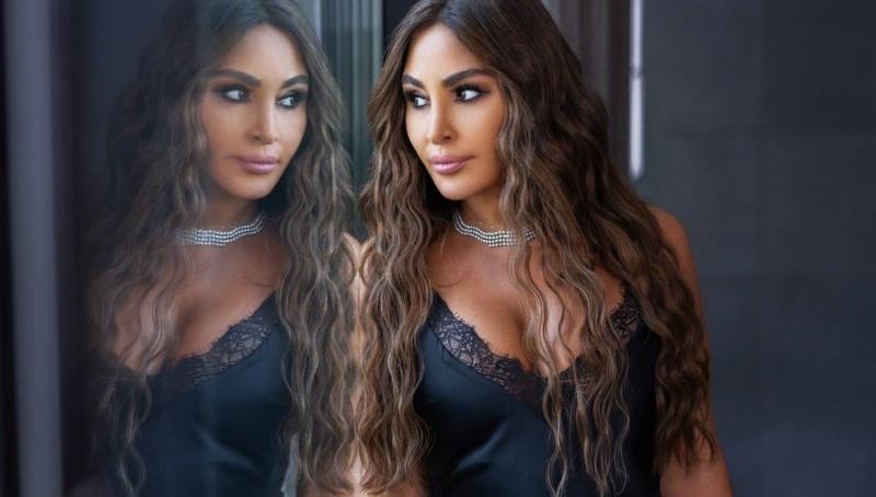 إليسا توجّه رسالة مؤثرة إلى لبنان من حفلها في دبي (فيديو)