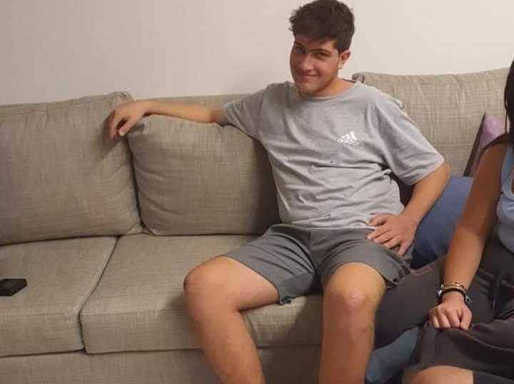 بالصورة- بعد أيام من خطفه في طرابلس.. تحرير ابن الـ16 عامًا